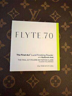 FLYTE .70 The Final Act Lucid Finishing Powder – NEW